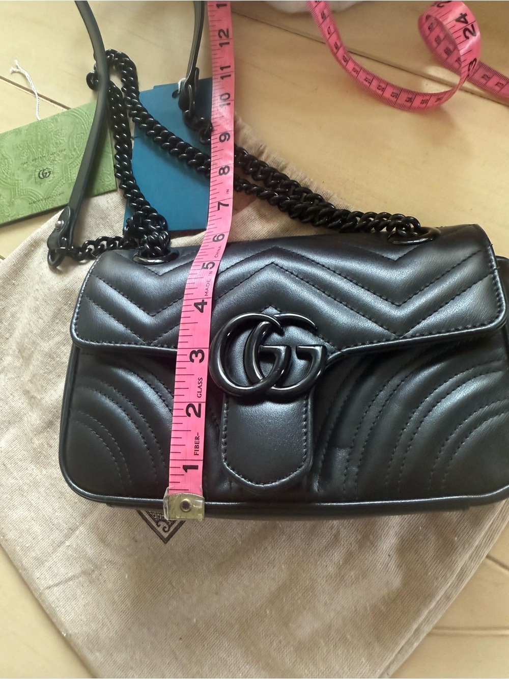 Gucci Marmont Black Quilted Leather Crossbody Bag with Chain Strap - Picture 4 of 11